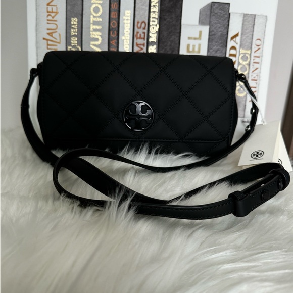 NWT Tory Burch Willa Matte Black Flap Shoulder Bag - Picture 4 of 10